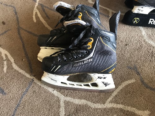 Bauer Supreme skates 1.6 size 2.5